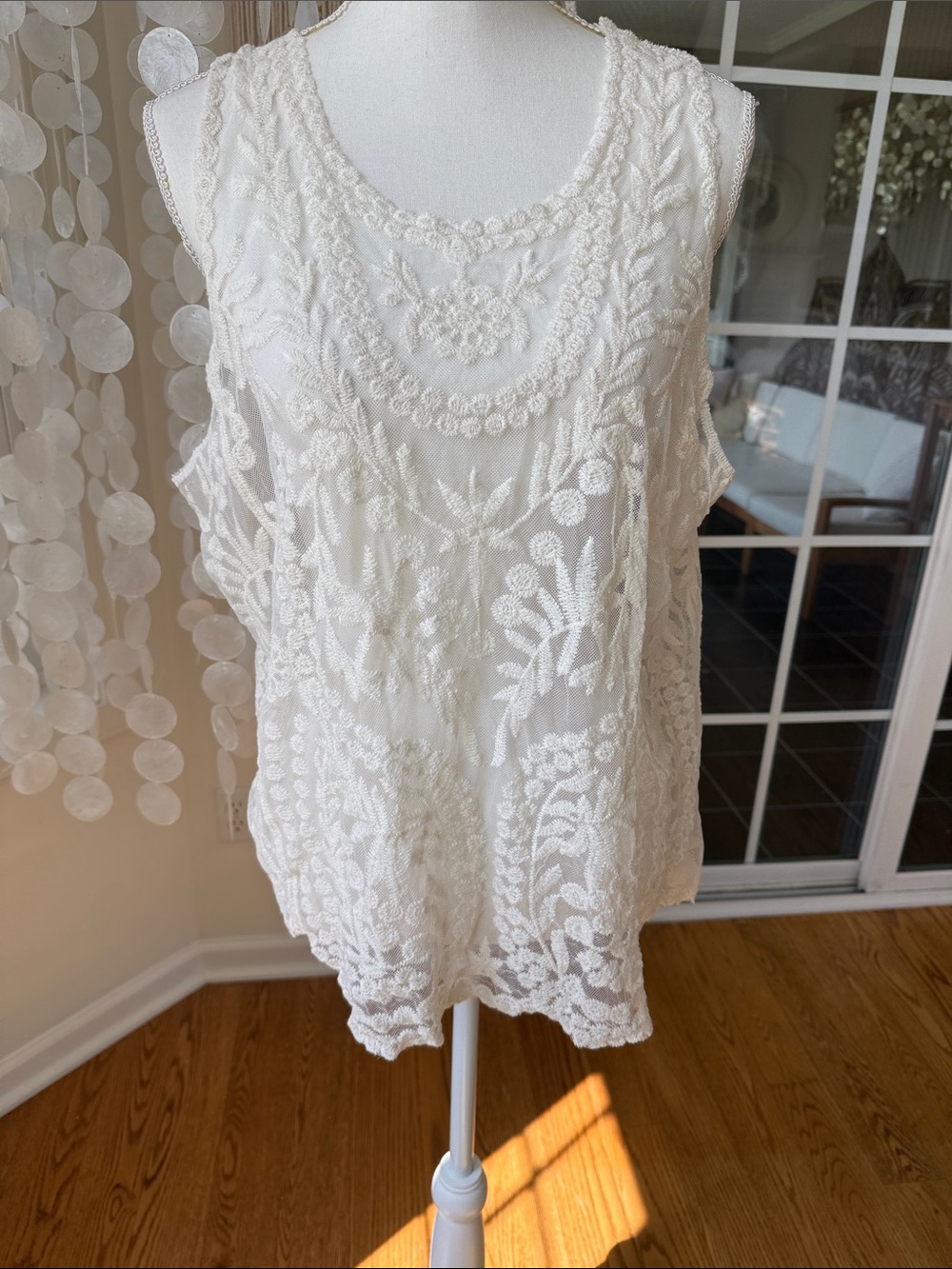 Women's White Embroidered Sleeveless Sheer Top med large